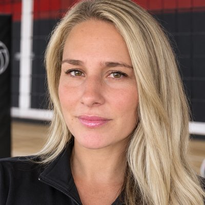 Coach Nikki Schlesser